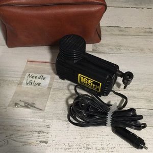 165 PSI air compressor 12 volts DC/8 Amps portable with carry case